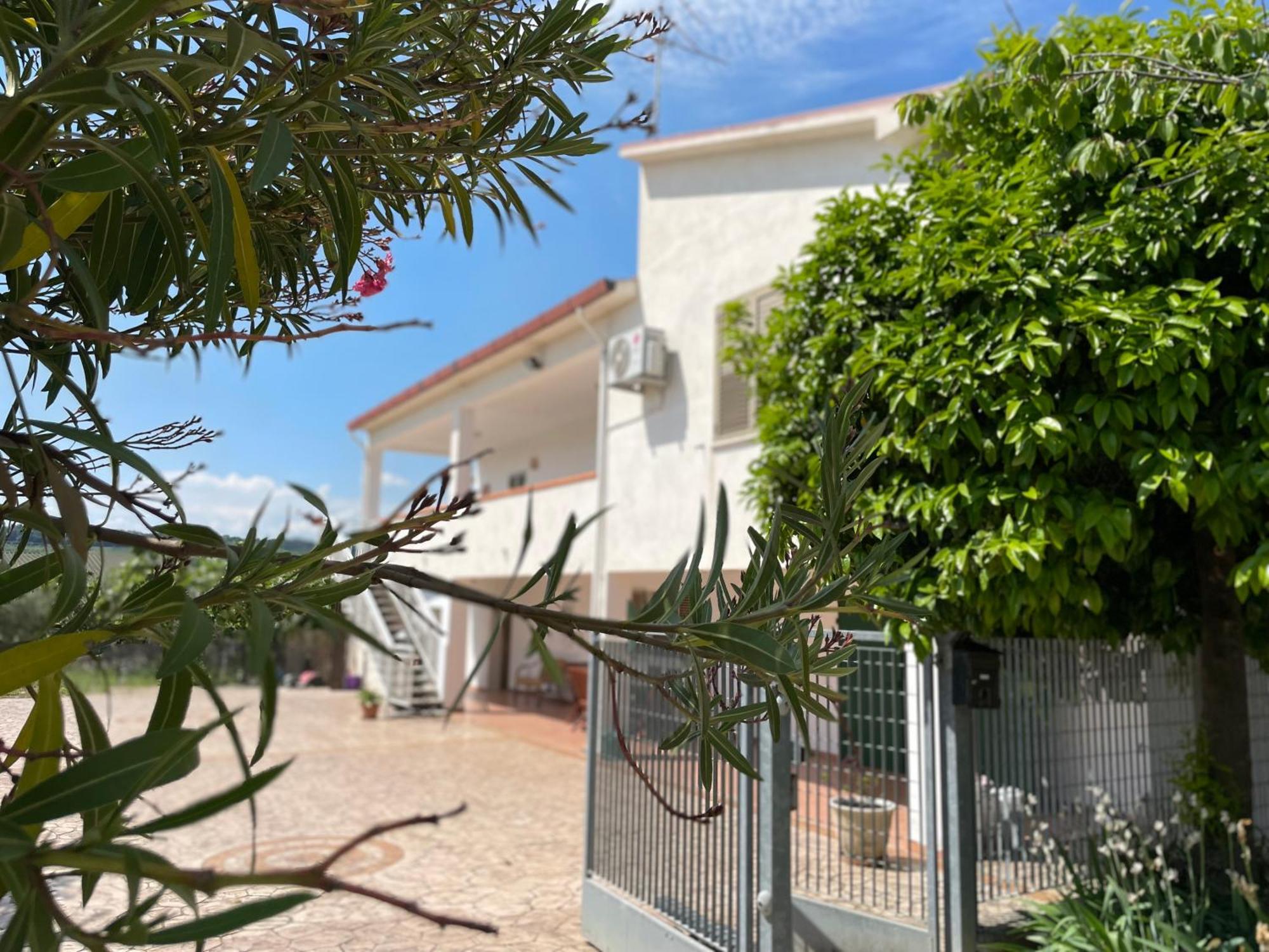 La Casa Di Michela Villa โทริโนดิซานโกร ภายนอก รูปภาพ